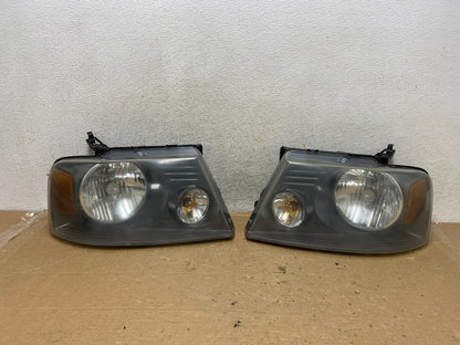 2004 to 2008 Ford F-150 F150 Left+Right Halogen Headlights AH8887 DW0