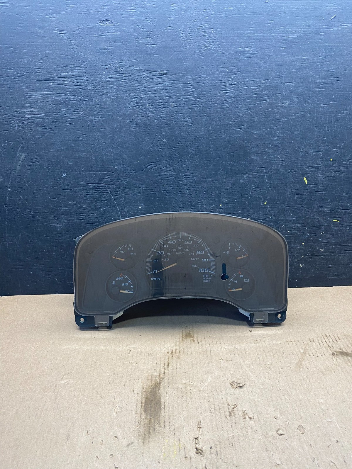 2004 to 2007 Chevrolet Express Speedometer Cluster Gauge Q7328 DG0