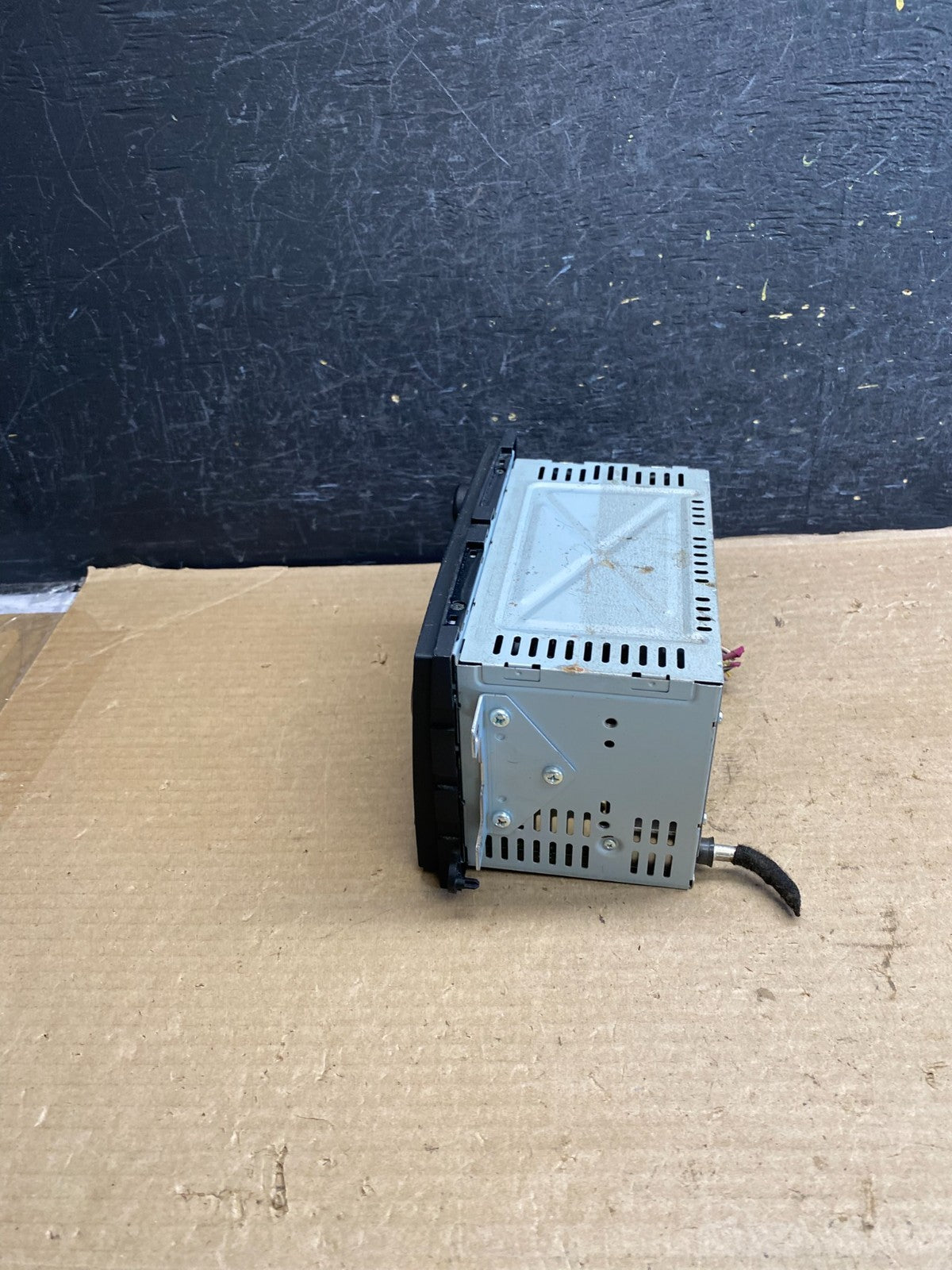 2008-2013 Ford E150 E250 E350 AM FM Radio Stereo Receiver AH3889 DG3
