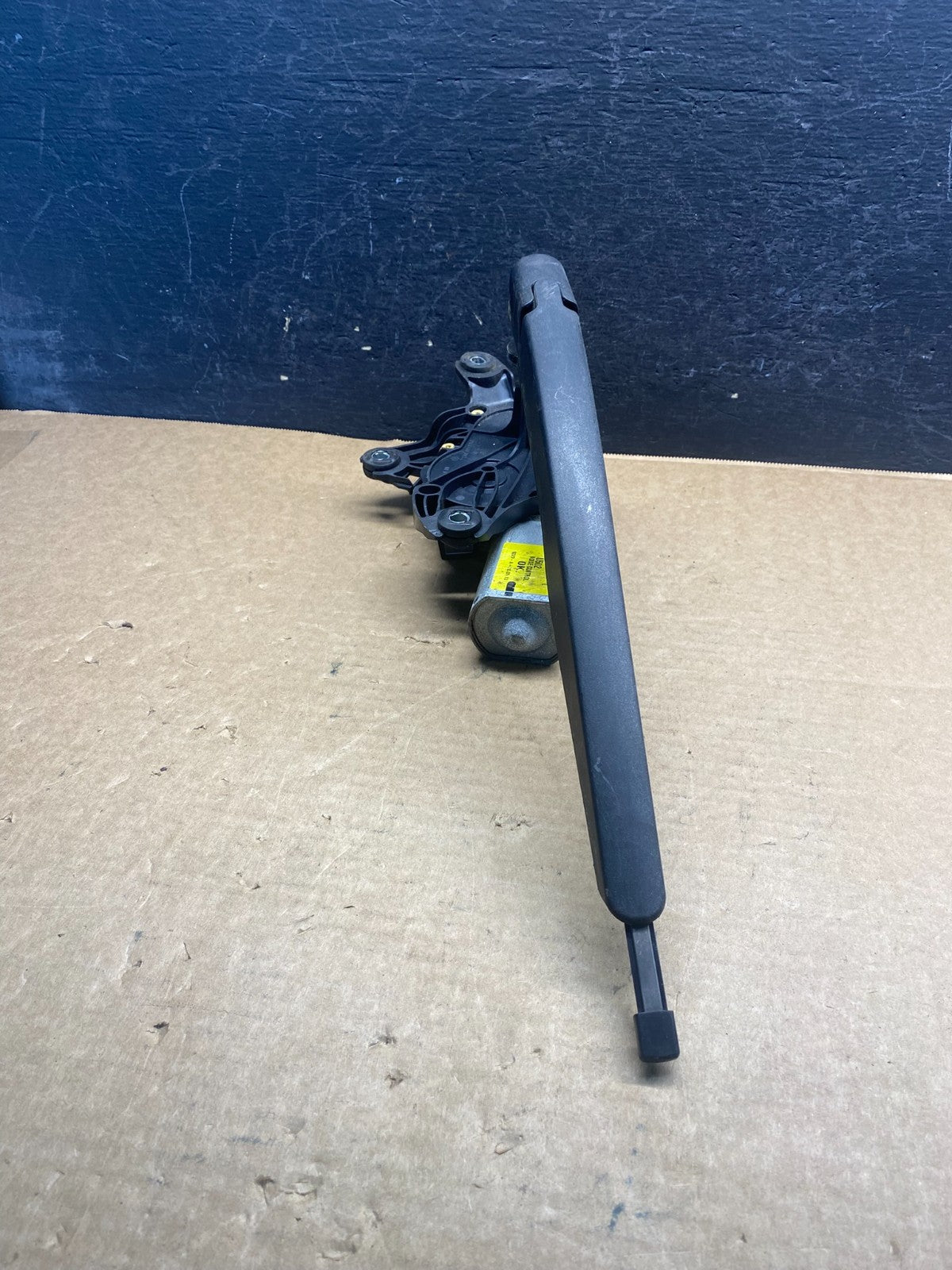 2011 to 2019 Ford Explorer Rear Windshield Wiper Motor AF6600 DG2