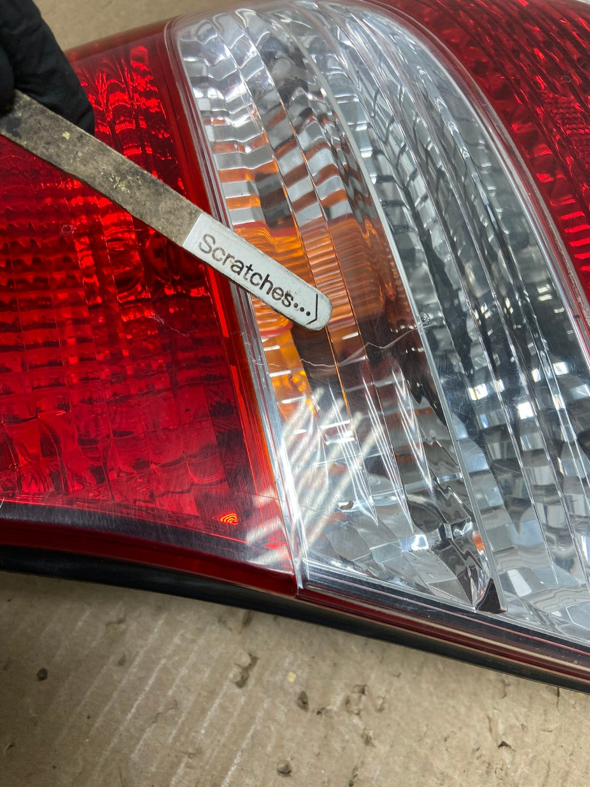 2002 2003 2004 Toyota Camry Tail Light Right Passenger Rh Side AE9712 LK3