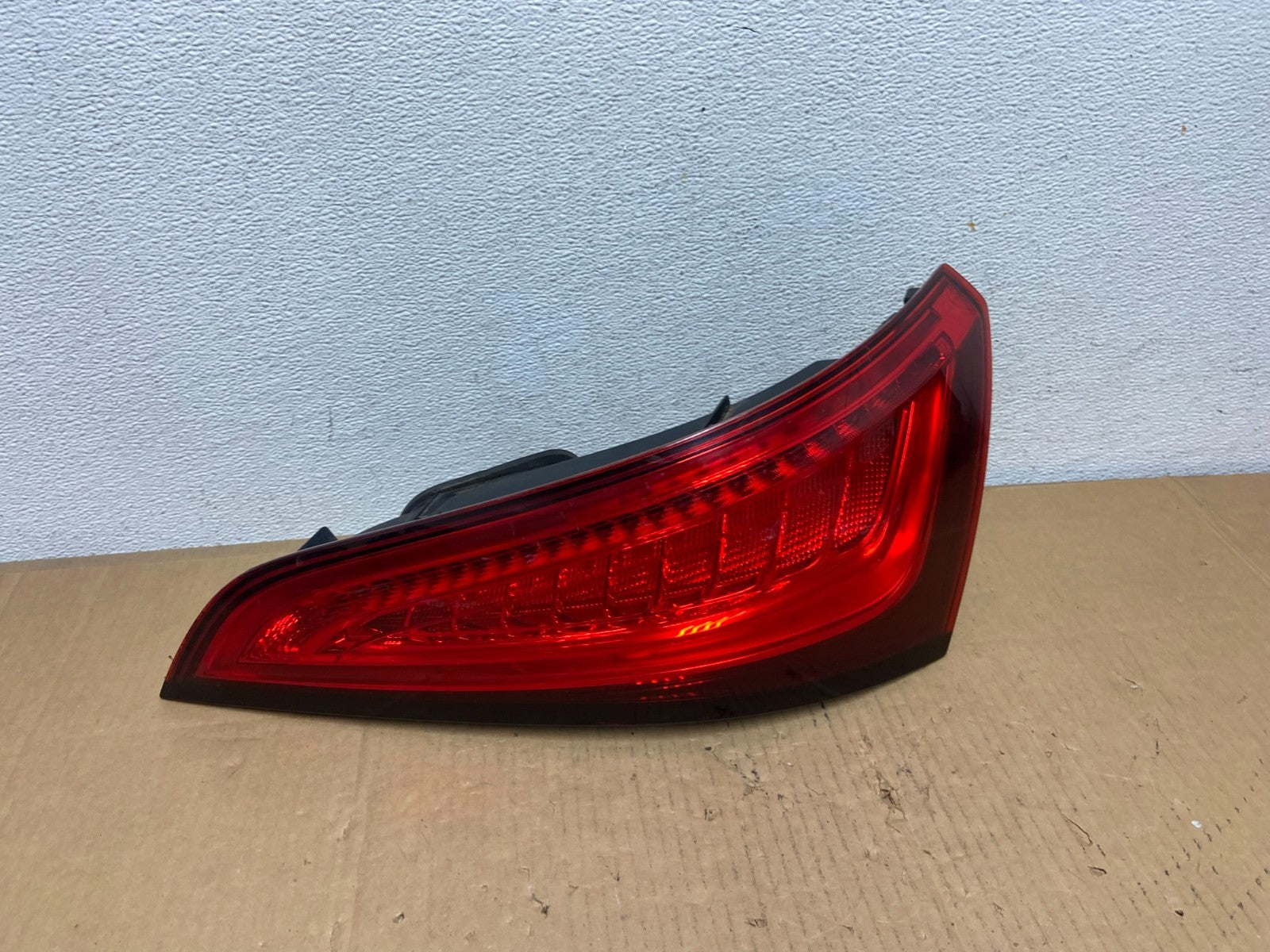 2013 to 2017 Audi Q5 Right Passenger RH Side Tail light AD0910 DG0