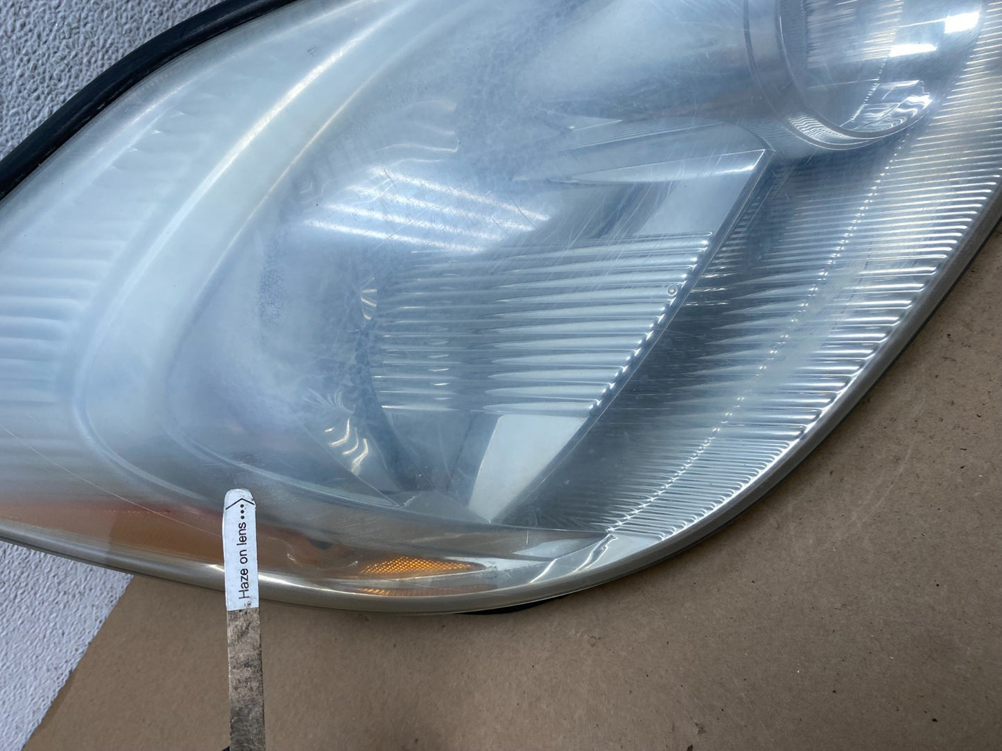 2004-2005 Toyota Sienna Right Passenger Halogen Headlight AG4560 DW5