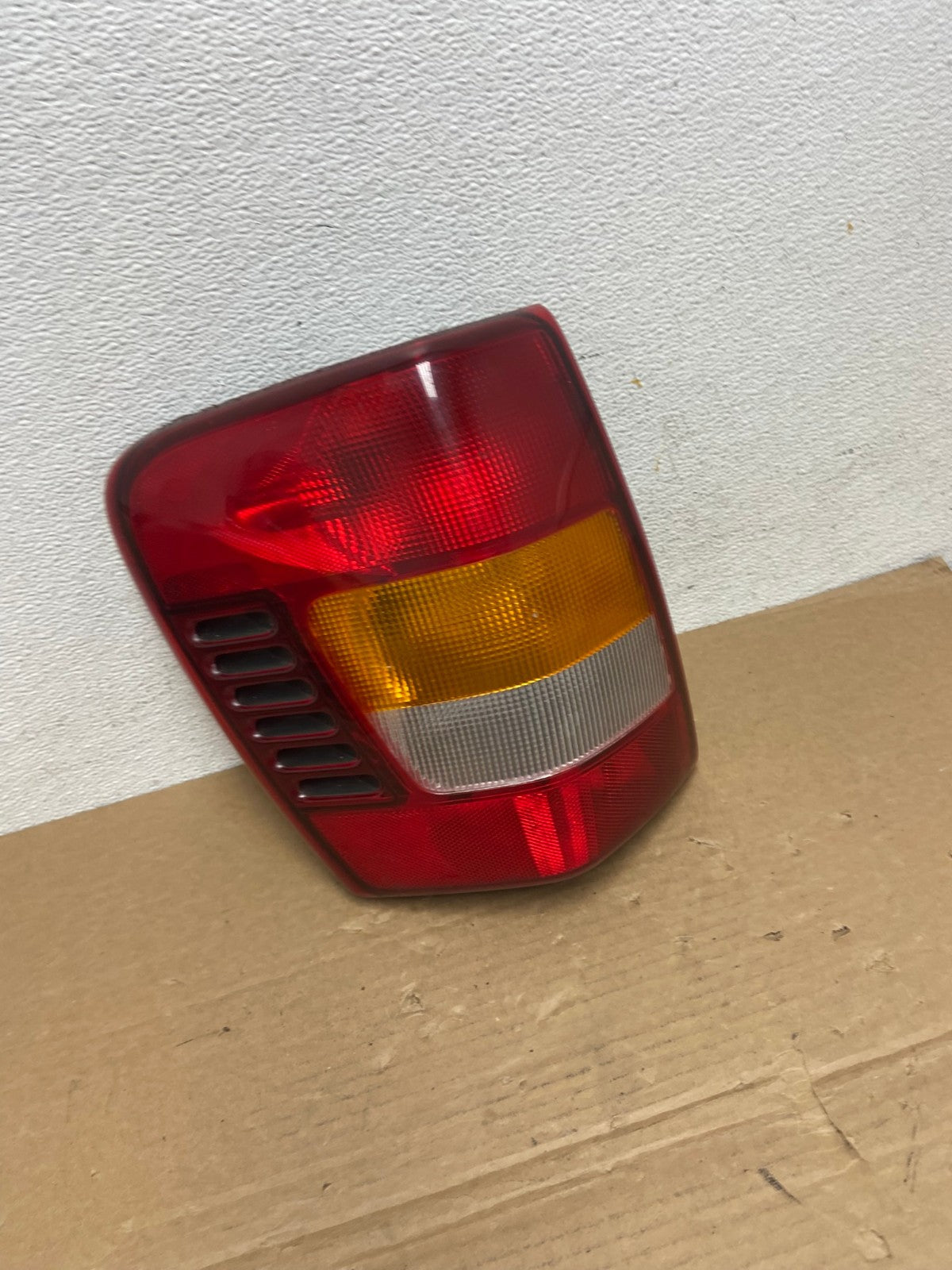 1999 - 2004 Jeep Grand Cherokee WJ Left Driver Lh Tail Light AD3858 LK2
