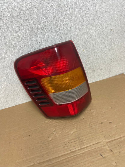 1999 - 2004 Jeep Grand Cherokee WJ Left Driver Lh Tail Light AD3858 LK2