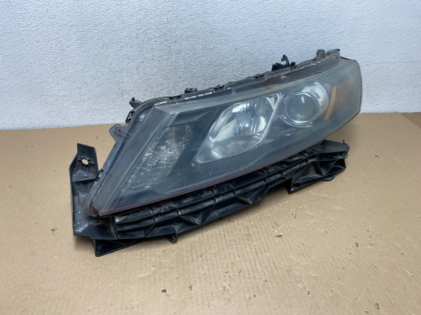 2010 - 2012 Honda Accord Crosstour Left Driver LH Side Headlight AF3185 DW2