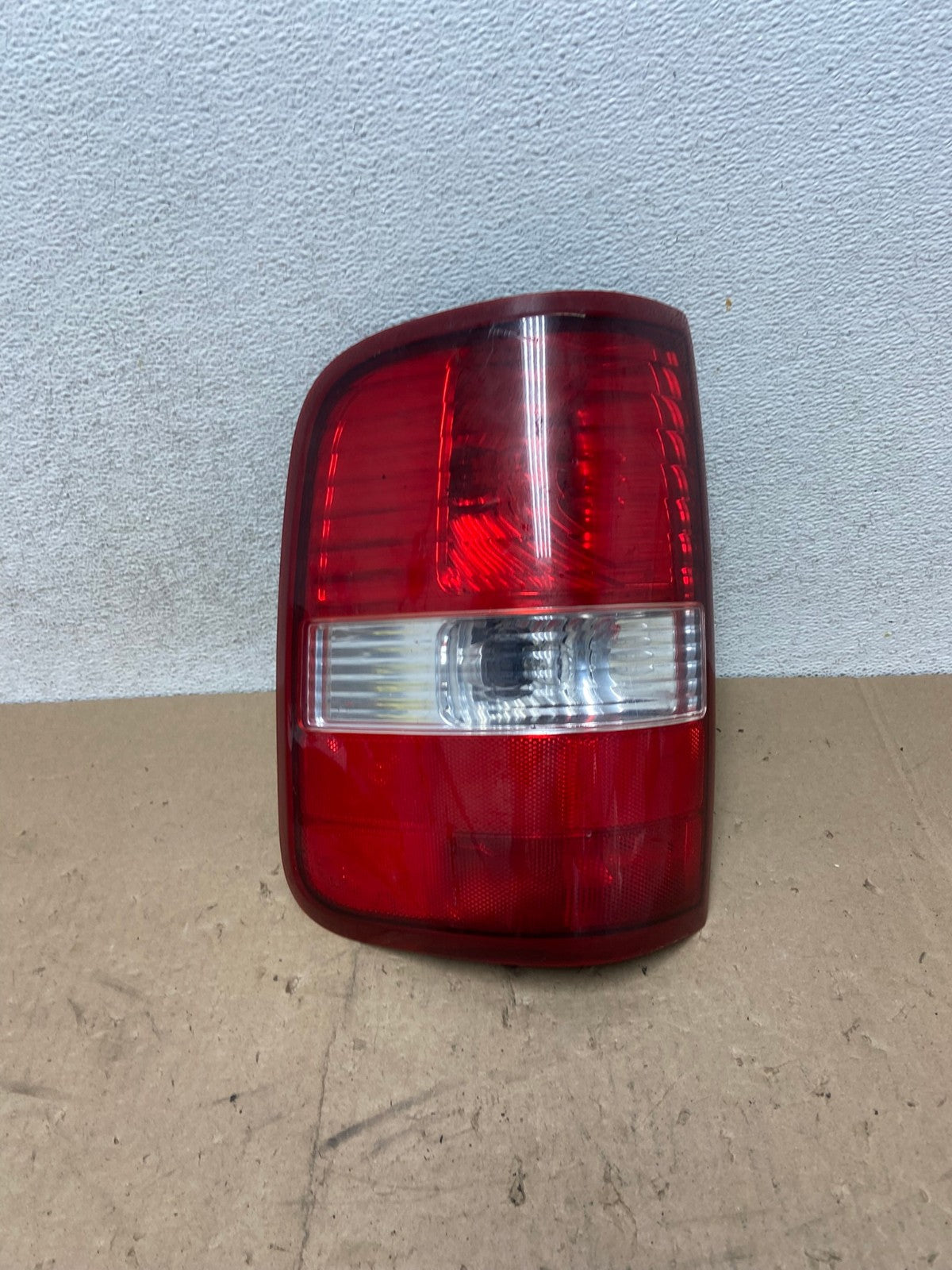 2004 to 2008 Ford F150 F-150 Left Driver LH Side Tail Light AG5341 LK0