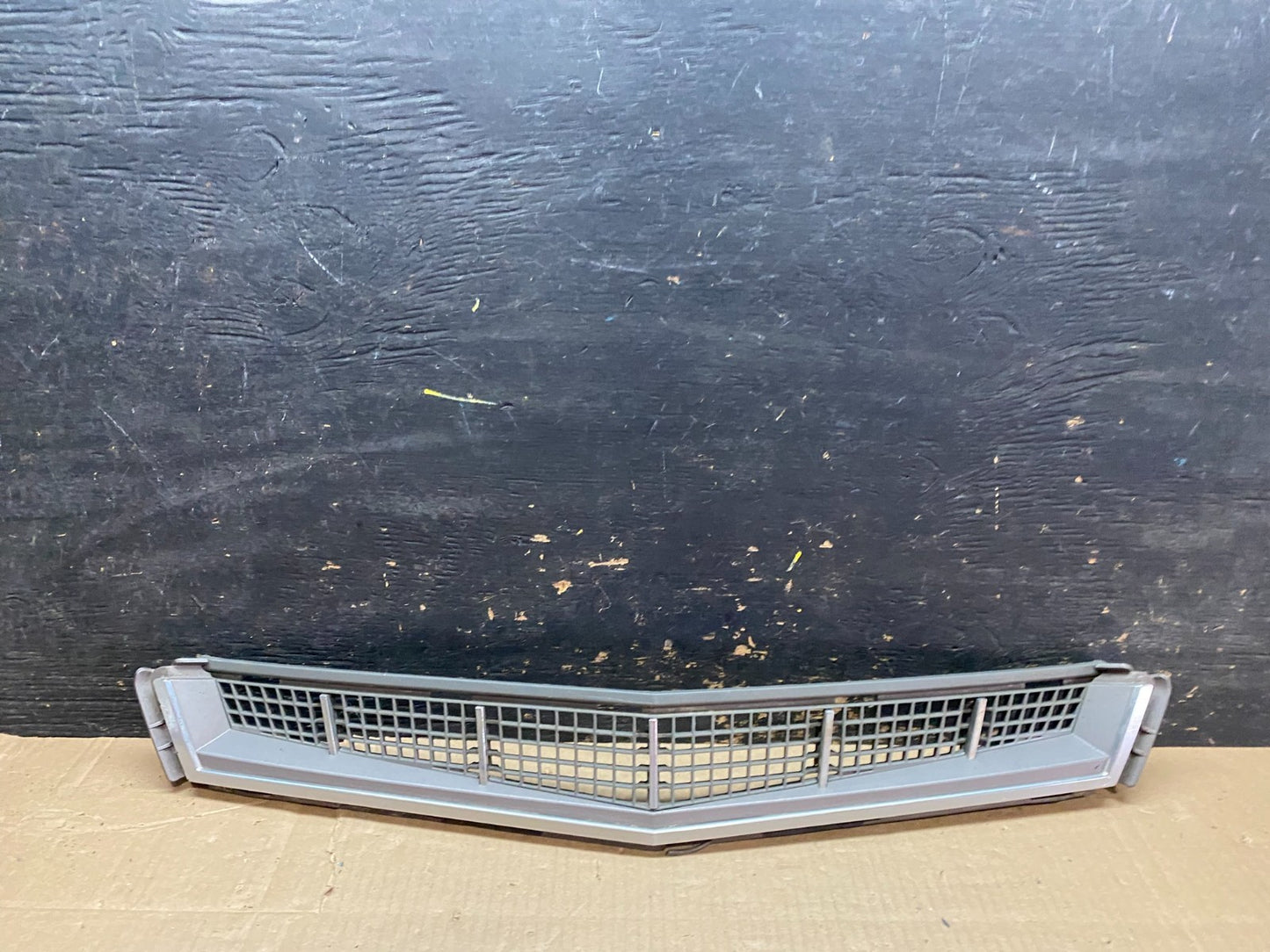 2008 to 2011 Cadillac Cts Front Lower Grill Grille OEM U0154 GD0