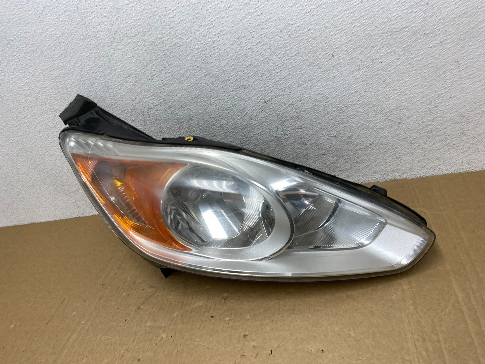 2013 to 2016 Ford C-MAX Right Passenger Side Headlight AF9942 DW1