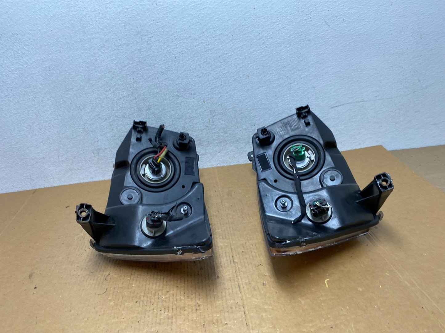 2007-2012 Dodge Caliber Left+Right Headlights Halogen TYC AE0582 DW8