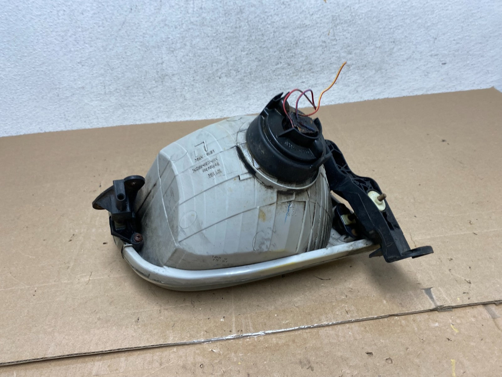 2000 - 2004 Toyota Tundra Left Driver LH Side Halogen Headlight AE5952 DW4