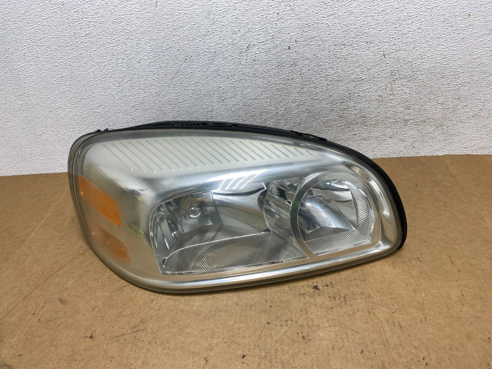 2005 - 2009 Pontiac Montana / Uplander Right Passenger Headlight AE3250 DW0