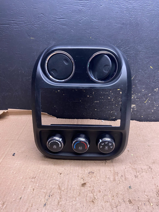 2011 to 2017 Jeep Compass Dash Climate Temperature Control Radio Bezel Z2011 DG0