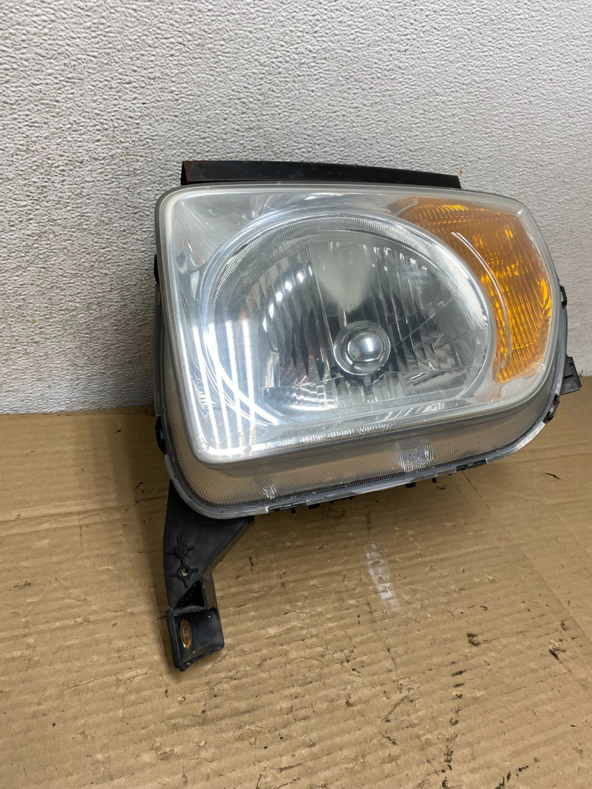 2003 to 2006 Honda Element Left Driver Lh Side Headlight AG9093 DW2