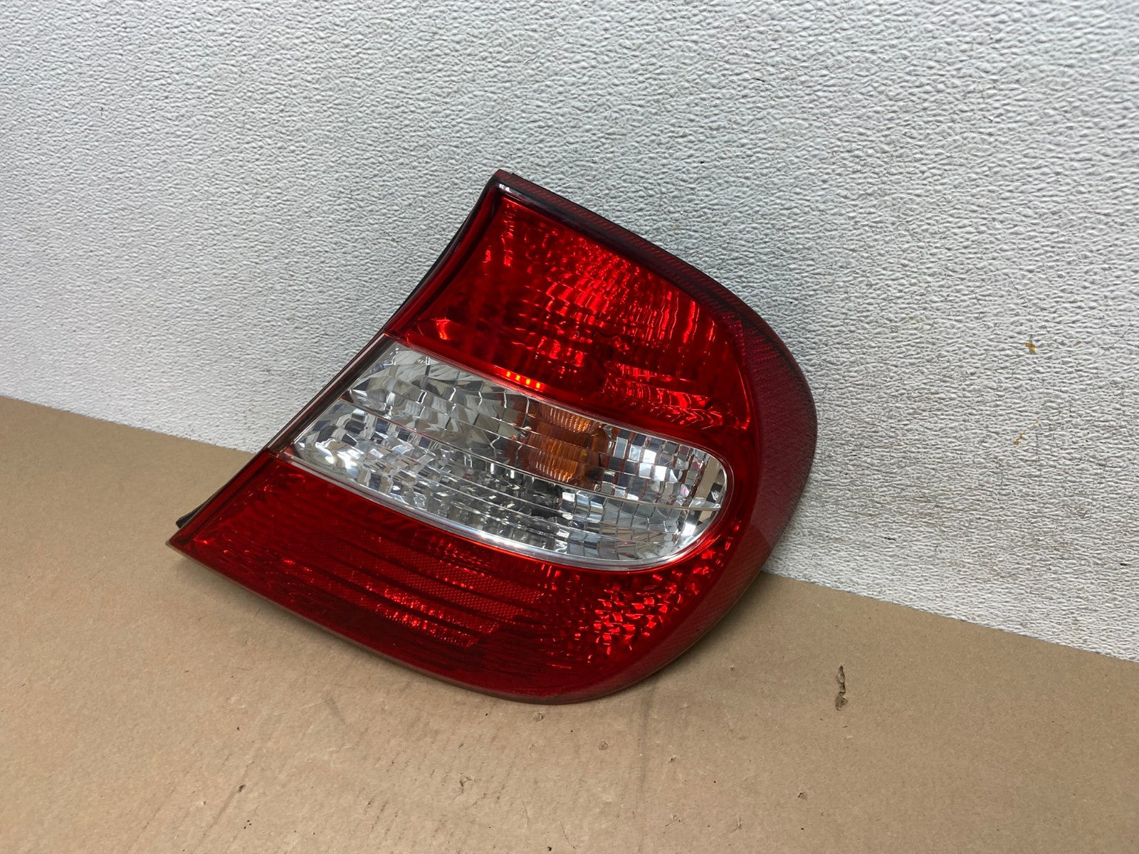 2002 2003 2004 Toyota Camry Tail Light Right Passenger Rh Side AG6655 LK1