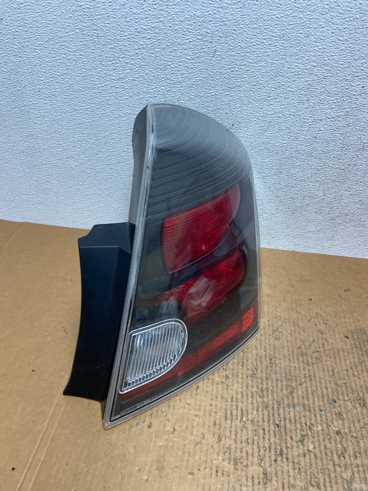 2010 2011 2012 Nissan Sentra Right Passenger Rh Black Tail Light AE1660 DW2