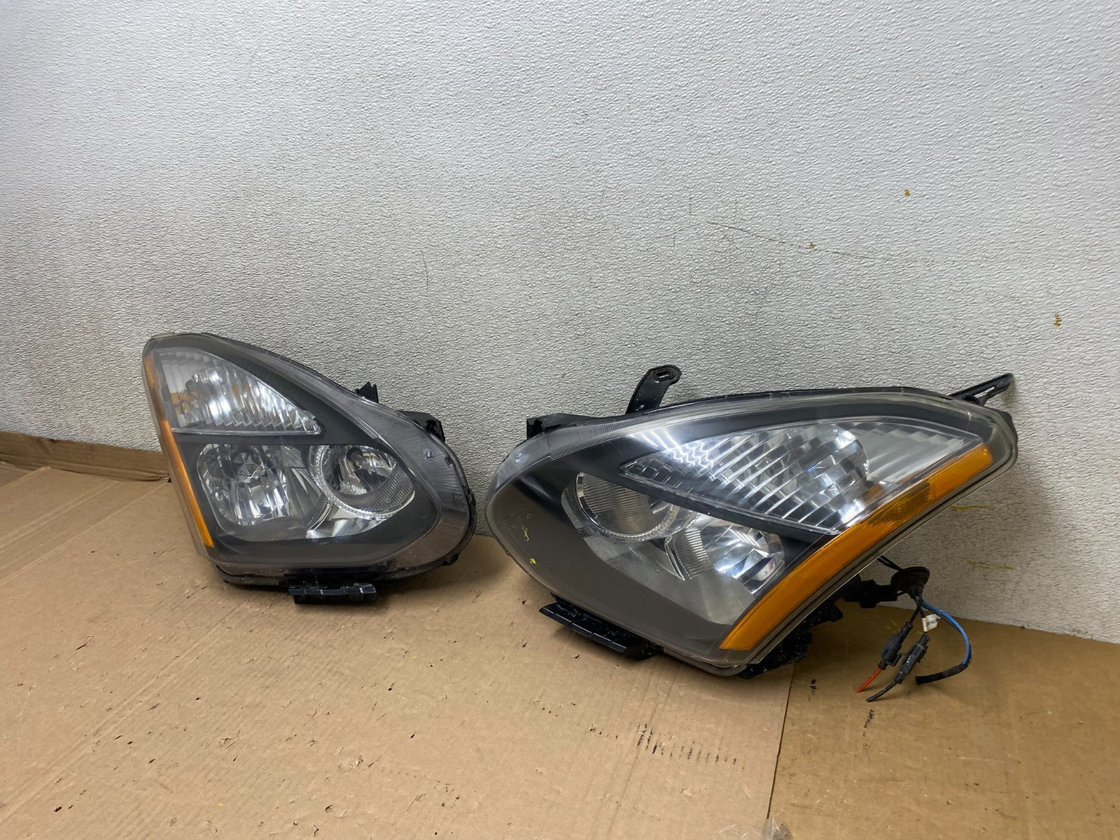 2009-2013 Nissan Rogue Left+Right Side Set Halogen Headlights U7188 DW1