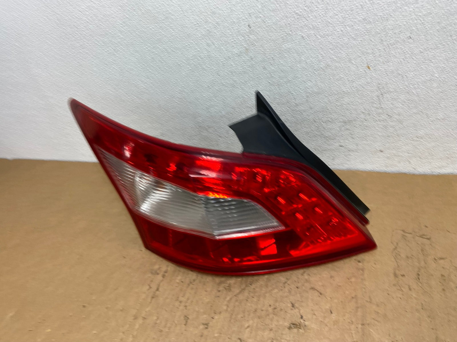 2009 2010 2011 Nissan Maxima Left Driver Lh Side Tail light AD1414 LK1