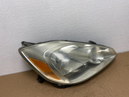 2004-2005 Toyota Sienna Right Passenger Halogen Headlight AB6538 DW0