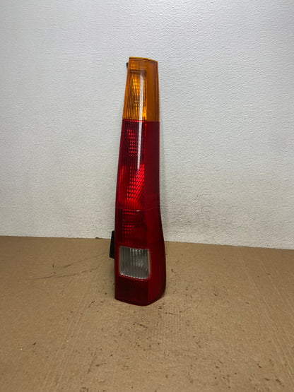 2002 - 2004 Honda Crv Cr-v Right Passenger Rh Side Tail Light AG1302 LK0