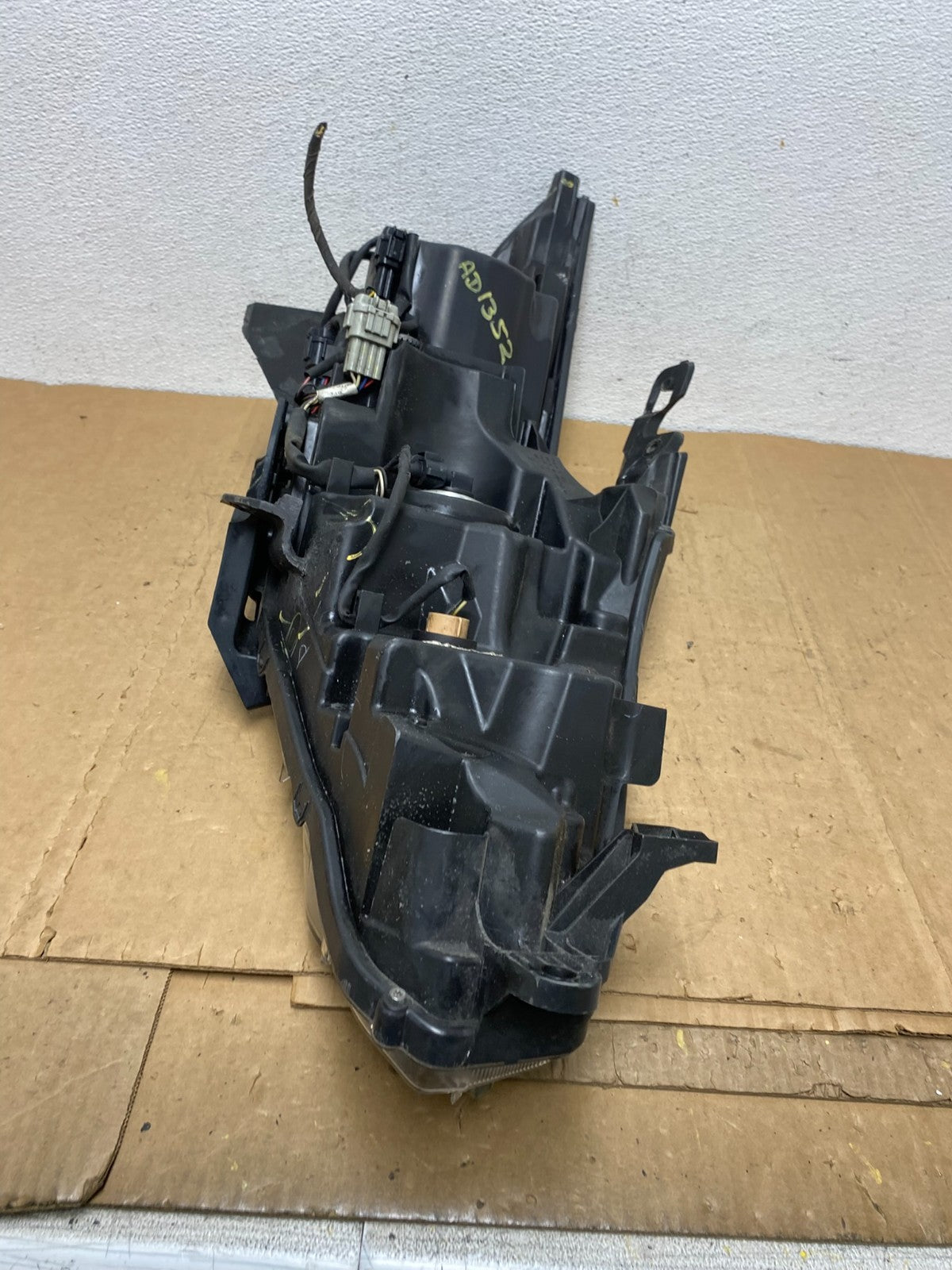 2016 - 2018 Nissan Altima Left Driver LH Halogen Headlight AD1352 DW9