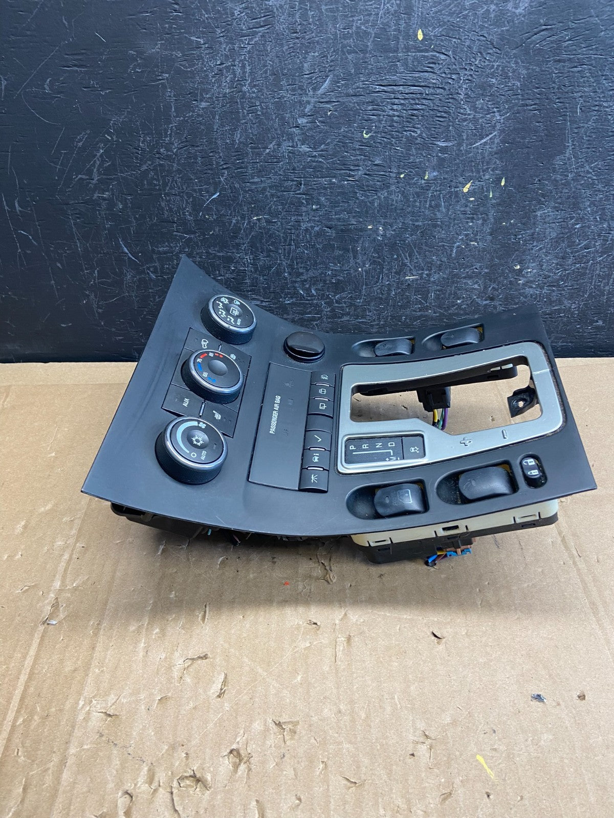 2007-2008 Suzuki XL-7 Center Console Climate Control Shifter Panel Trim AD21941