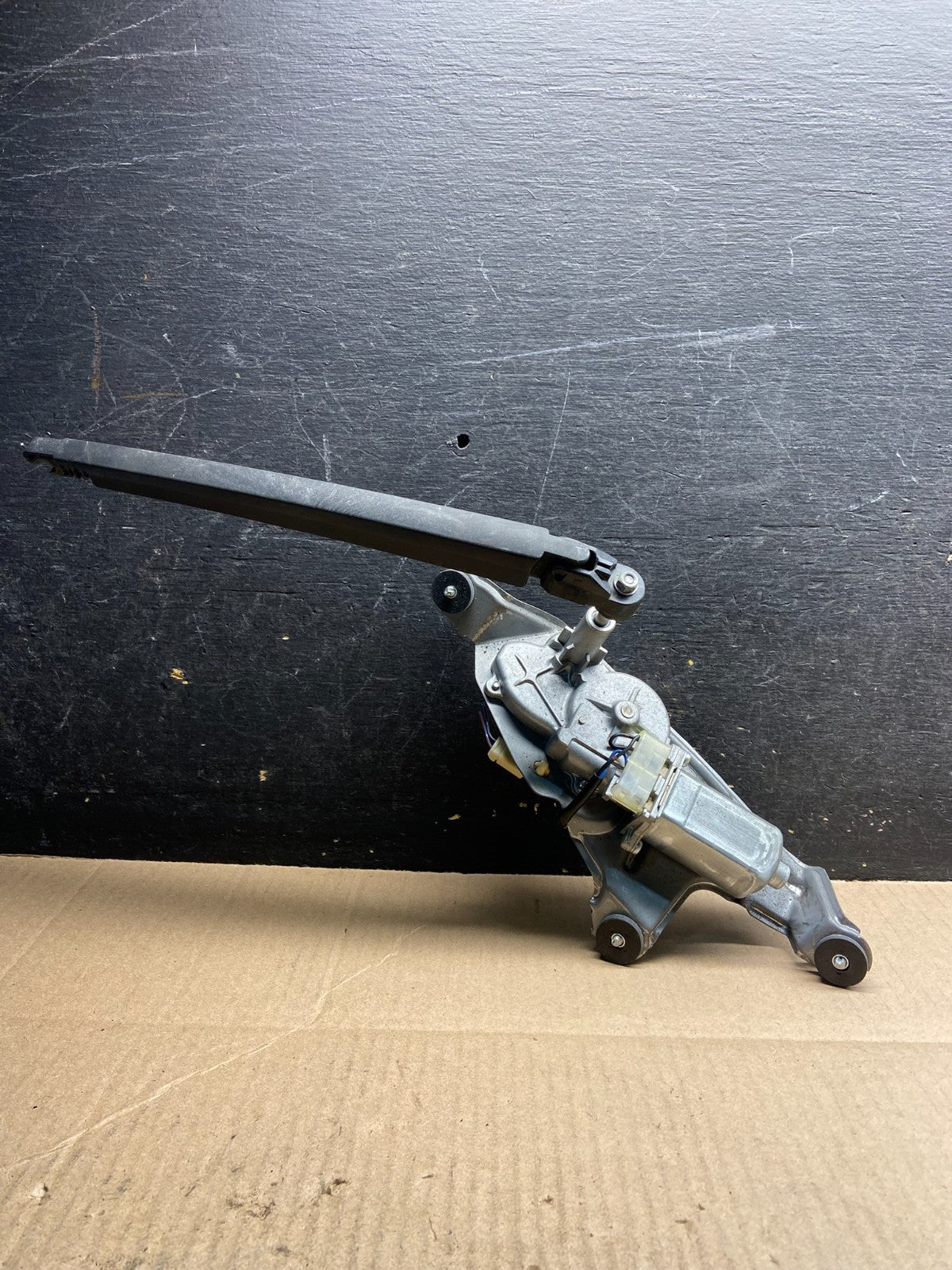 2007 to 2015 Mazda CX-9 CX9 Windshield Rear Wiper Motor Z0658 DG0
