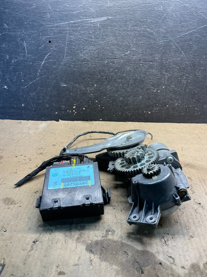 2009-2012 GMC Acadia Power Motor Liftgate Tailgate Control Module X0345 DG2
