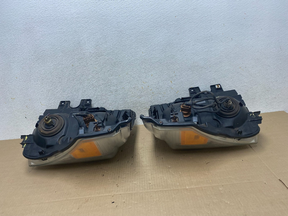 2011 to 2016 Ford F250 Super Duty Left+Right Side Headlights AI2152 DW12