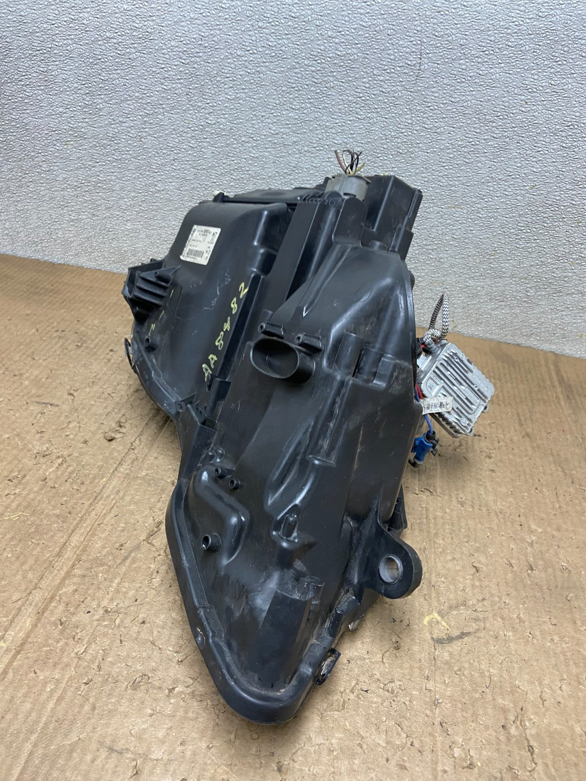 2010-2013 Mercedes E Class E350 E550 Left Driver LH Halogen Headlight AA8482 DW6