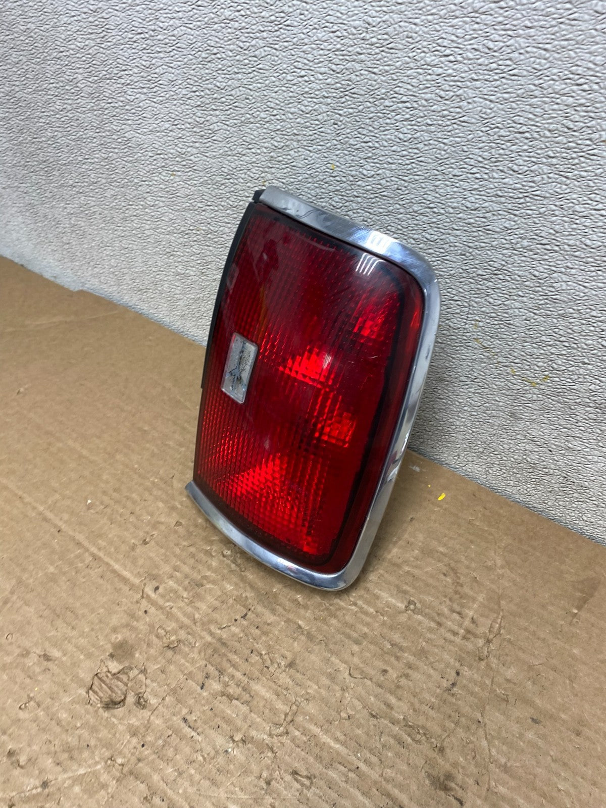 1991 - 1996 Oldsmobile 98 Ninety Eight Right Passenger RH Tail Light Z2915 DG1