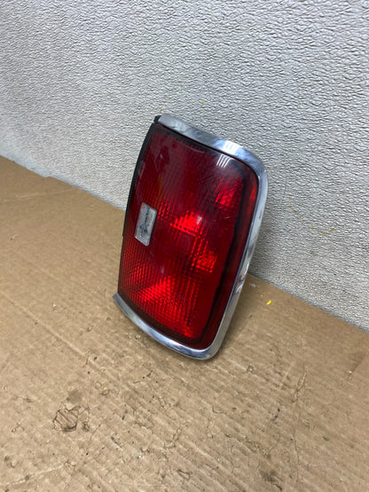 1991 - 1996 Oldsmobile 98 Ninety Eight Right Passenger RH Tail Light Z2915 DG1