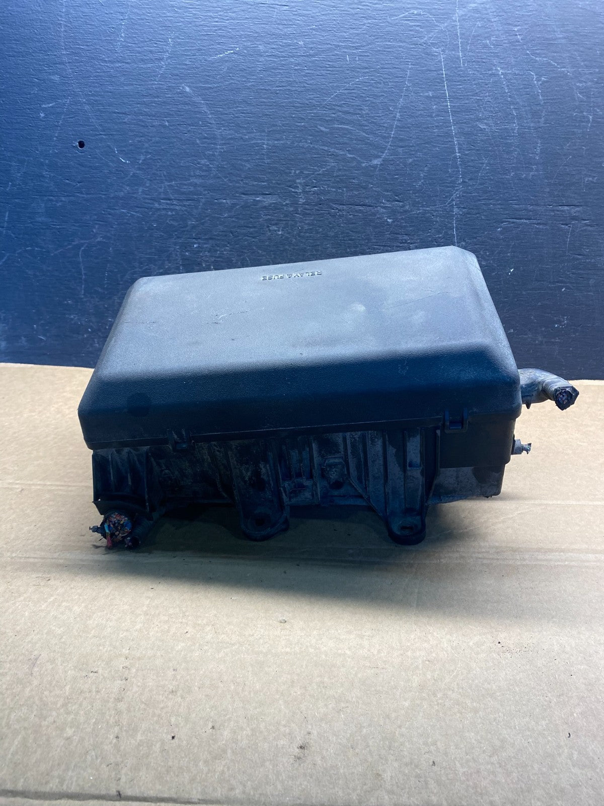 2007 to 2010 Toyota Tundra Under Hood Fuse Box Relay AF7608 DG5