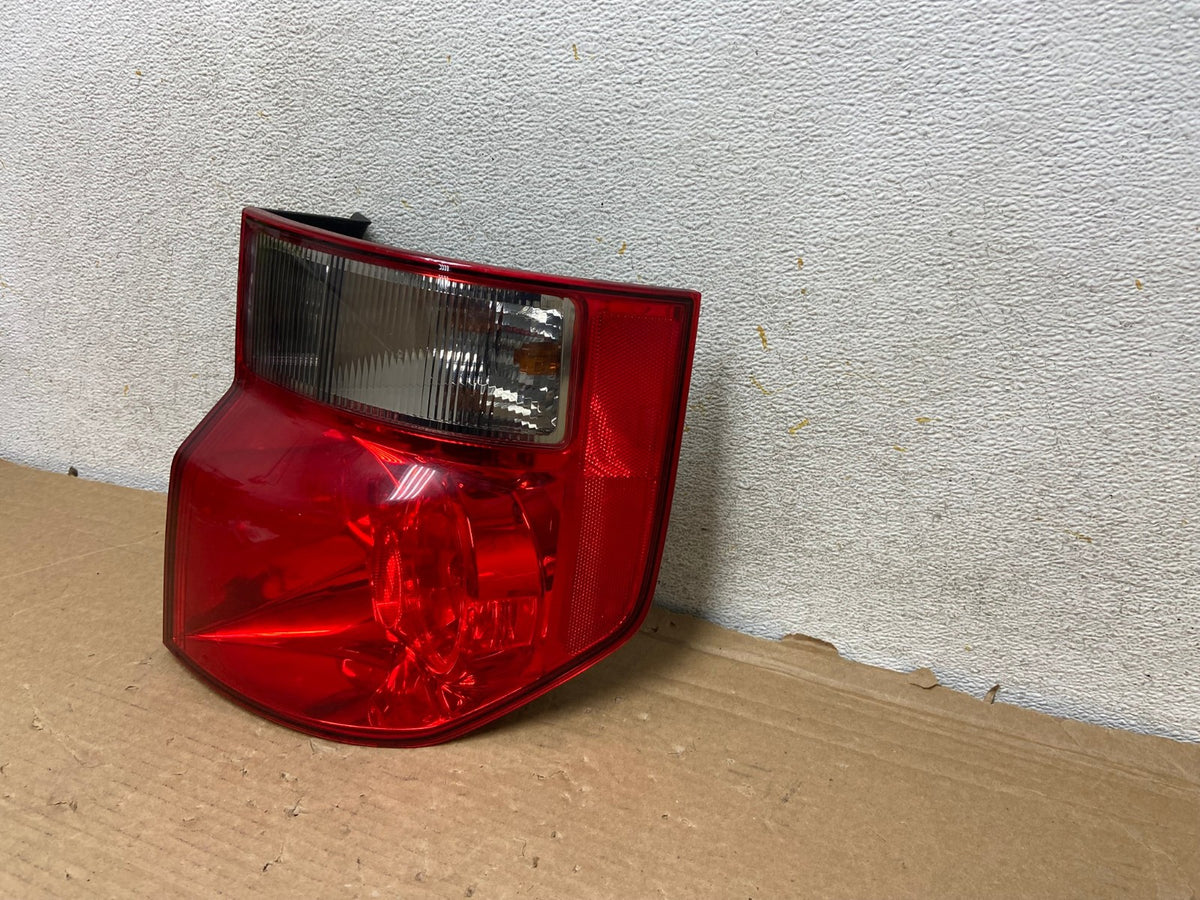 2003 to 2008 Honda Element Right Passenger Rh Side Tail Light AH8480 LK2