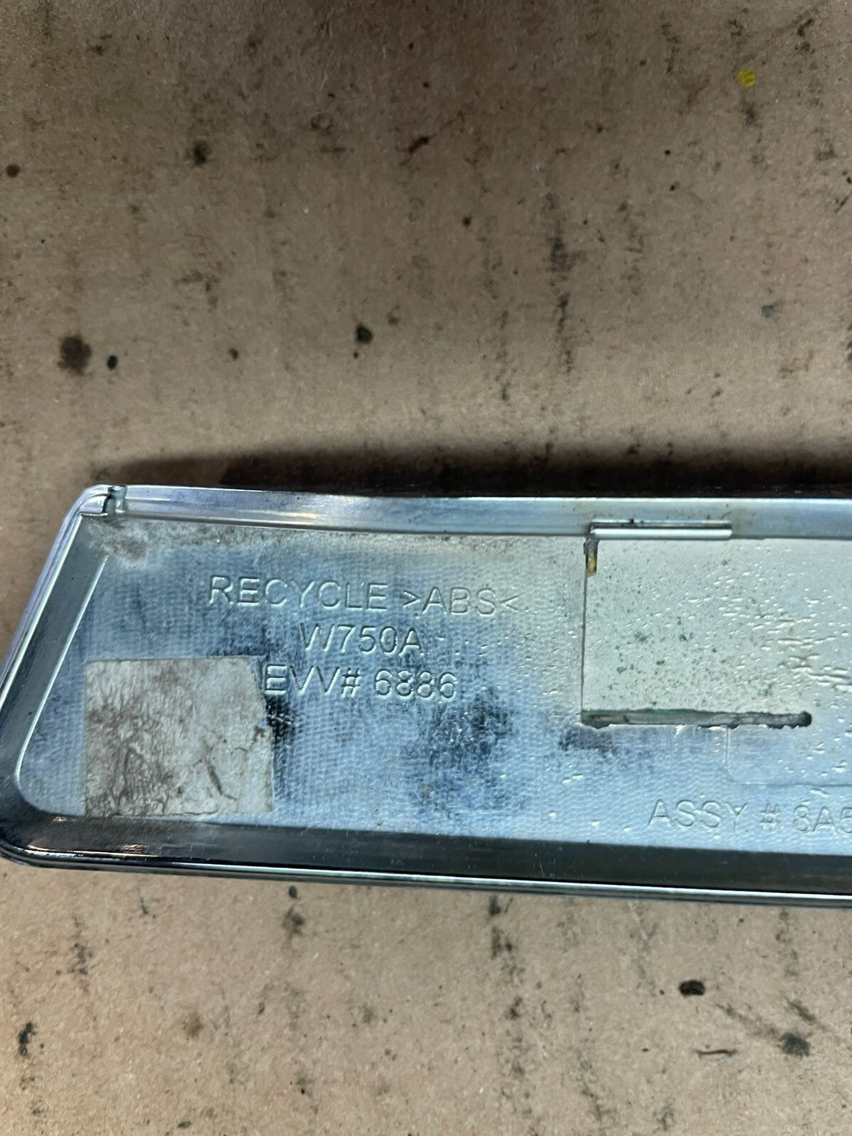 2009 to 2012 Lincoln MKS Trunk Moulding Lid Chrome Trim J3671 DG OEM14