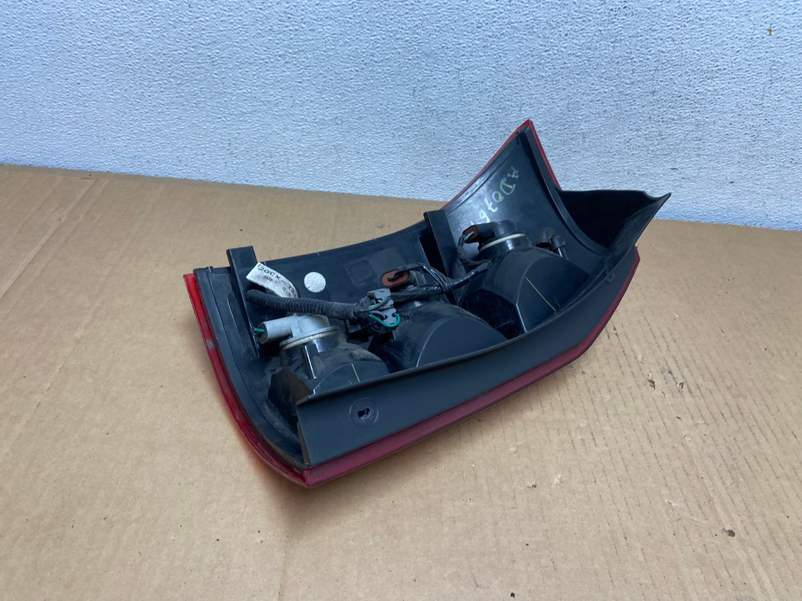 2004 to 2007 Saturn Vue Right Passenger Rh Side Tail Light AD0769 LK5
