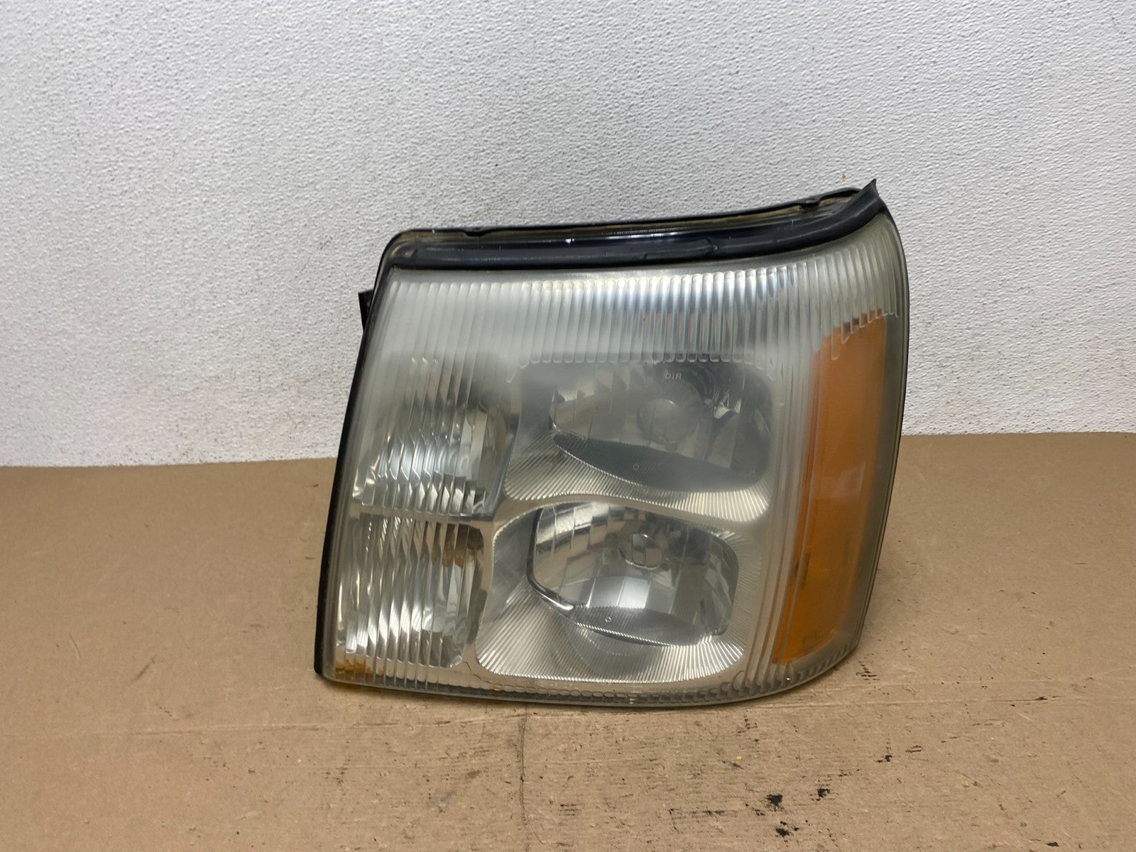 2002 to 2006 Cadillac Escalade Left Driver Lh Xenon HID Headlight AF5014 DW0