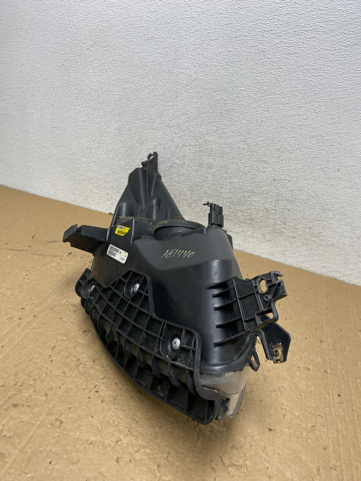 2013 - 2016 Ford Escape Headlight Left Driver Lh Side Halogen AG1440 DW8