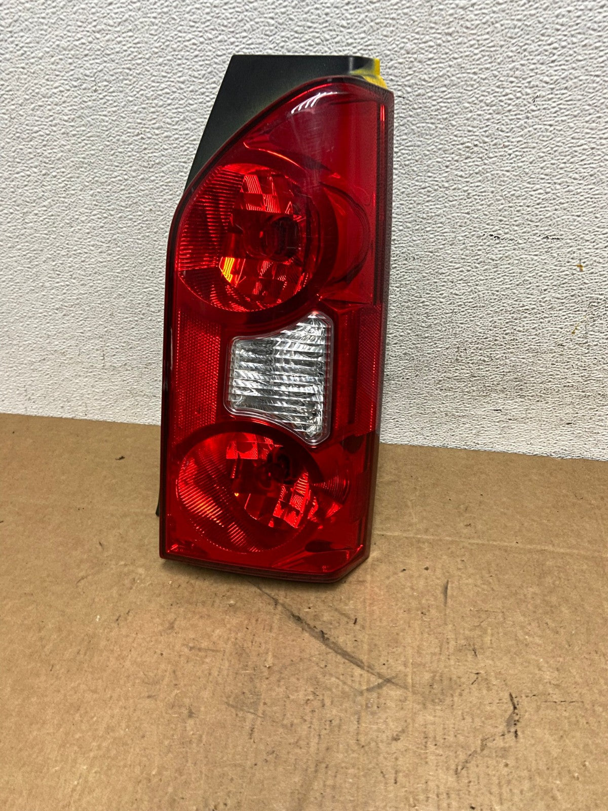 2005 to 2015 Nissan Xterra Right Passenger Rh Side Tail light AD6095 LK0