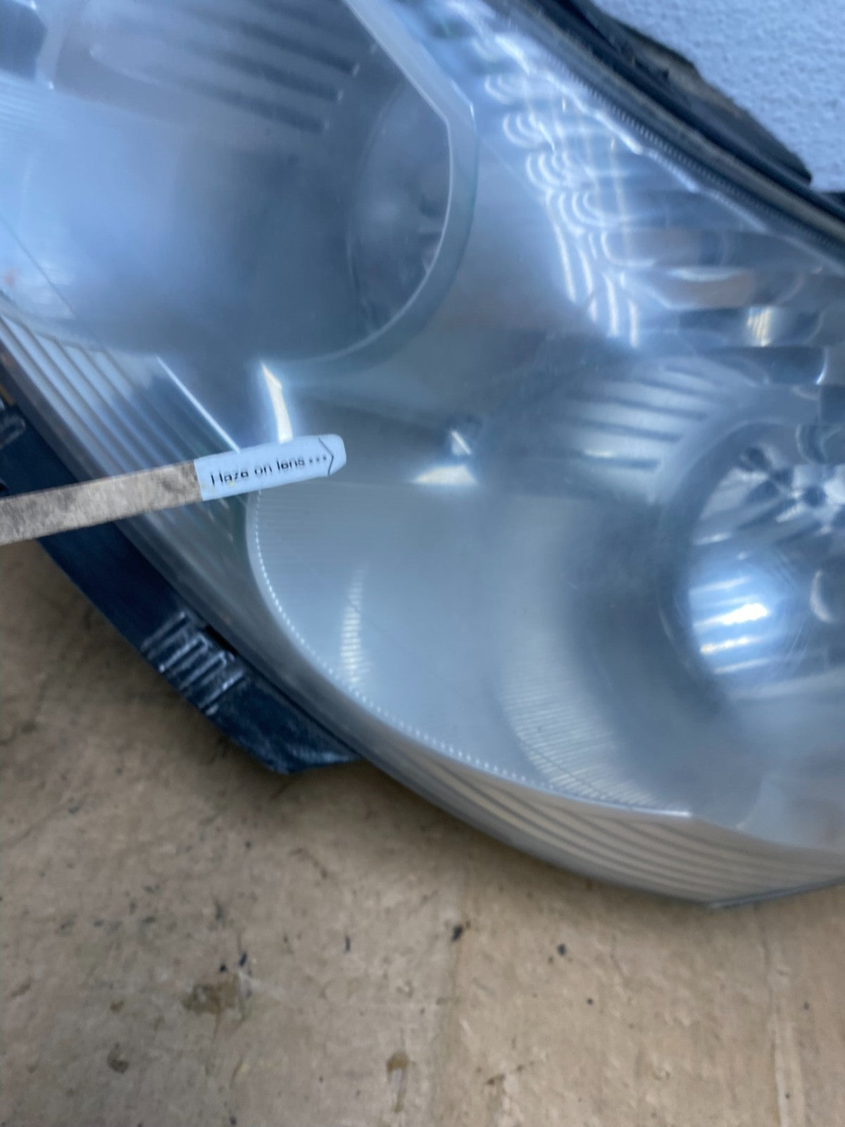 2009 to 2012 Chevrolet Traverse Left Driver Side Halogen Headlight AD0617 DW4