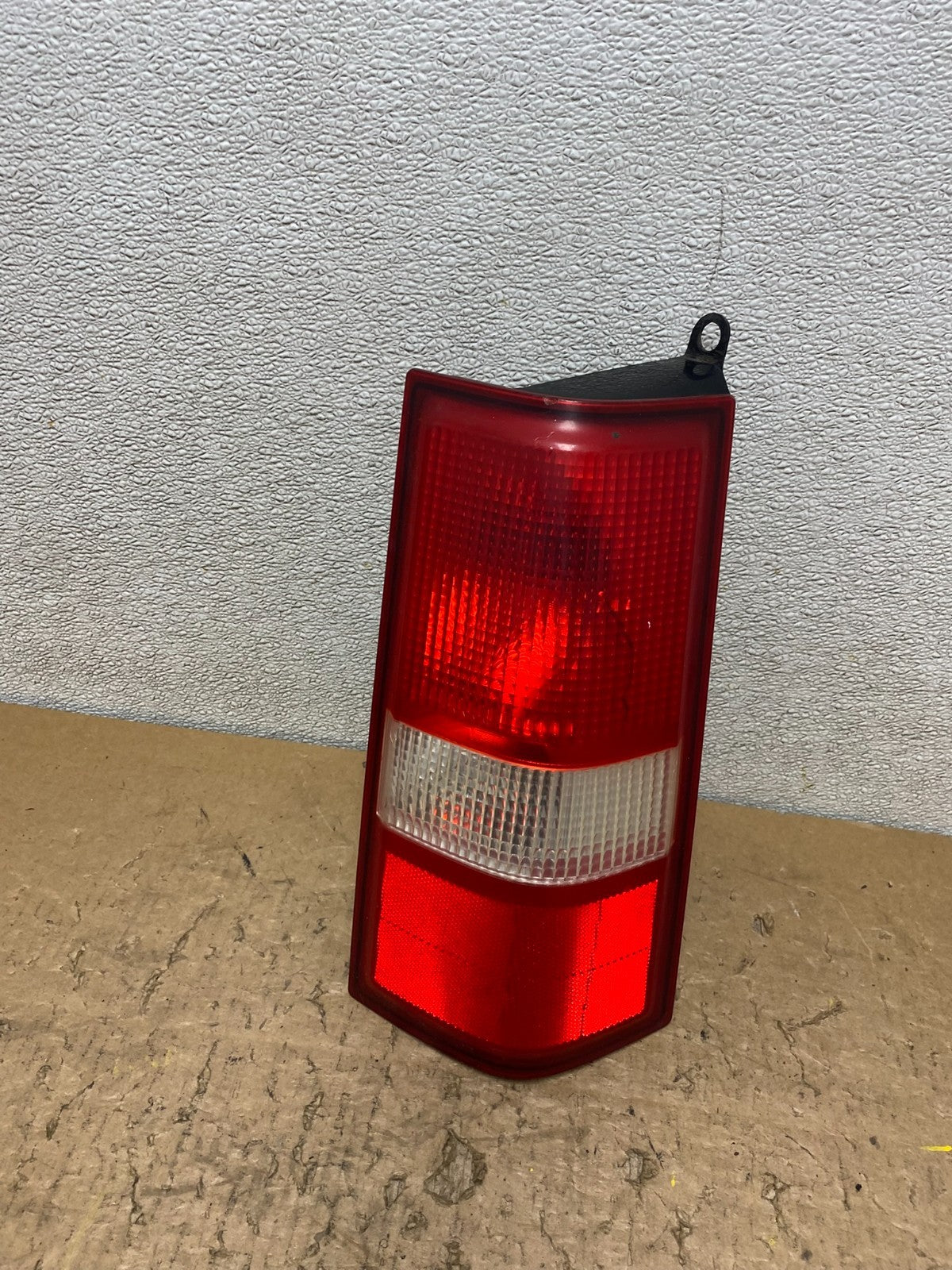 2003 2017 Chevrolet Express 1500 2500 3500 Right Passenger Tail Light V8410 DW0