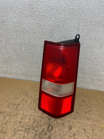 2003 2017 Chevrolet Express 1500 2500 3500 Right Passenger Tail Light V8410 DW0