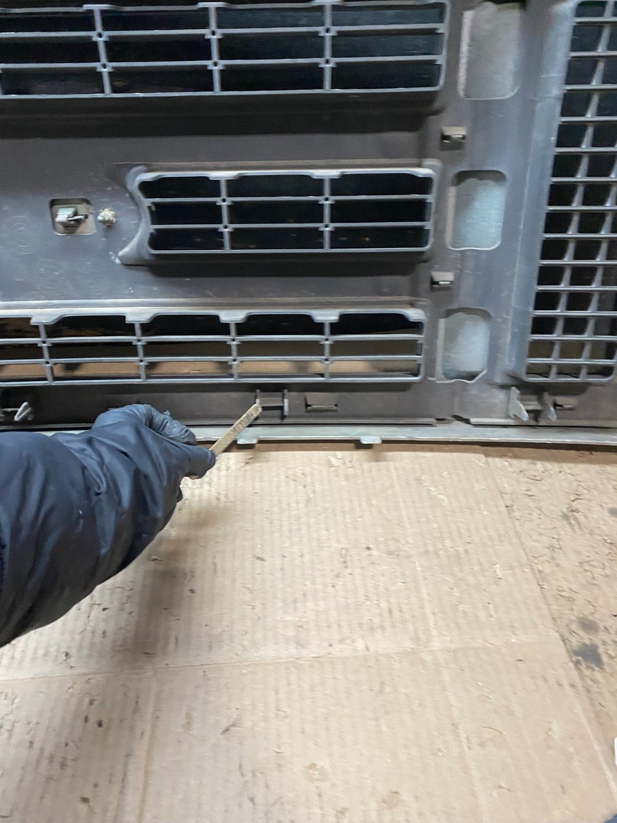 2008 to 2014 Ford Econoline E150 E250 Front Upper Chrome Grill Grille X9387 DG13