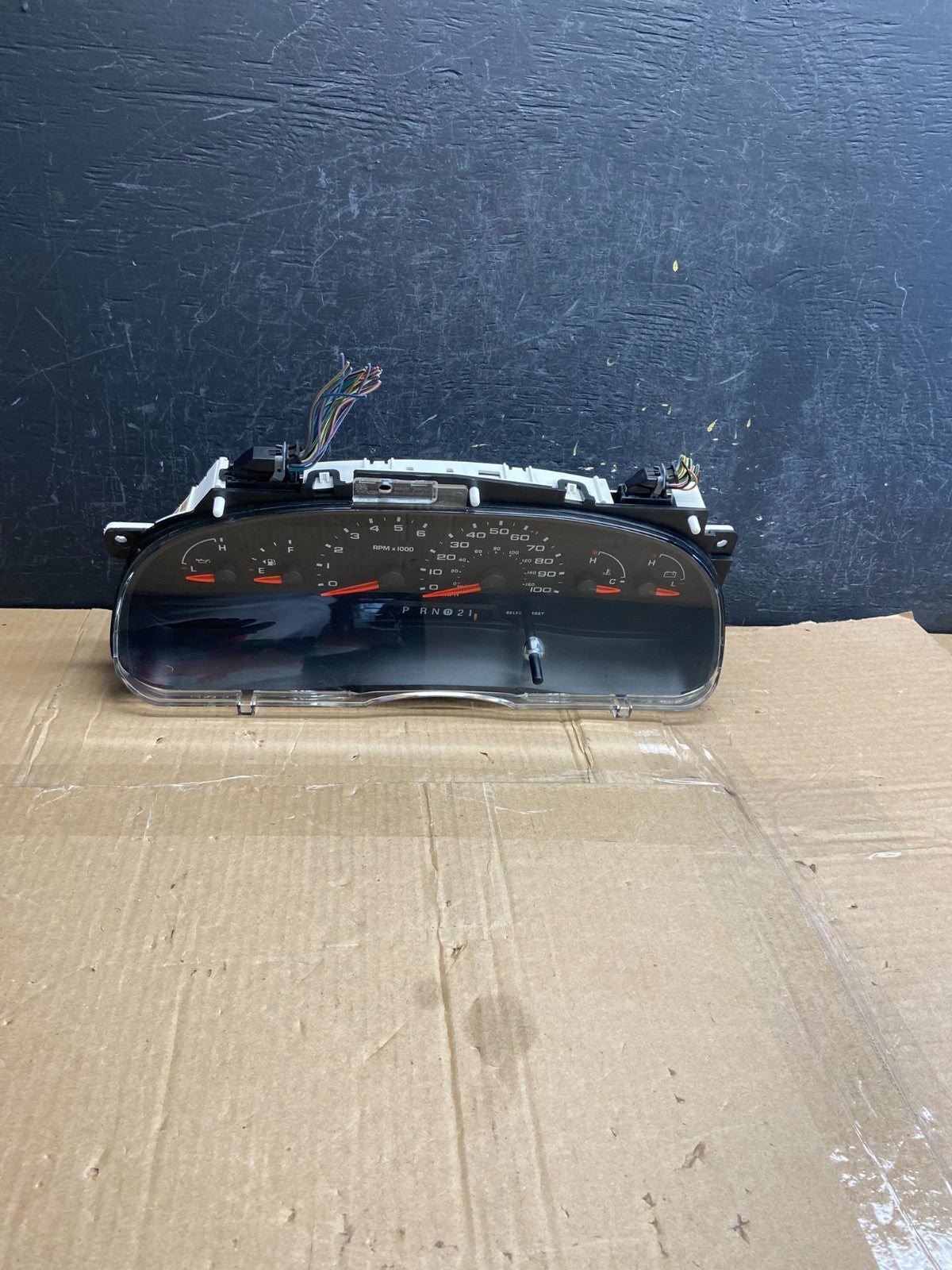 2006 Ford E350 Gauge Speedometer Cluster AF2791 DW0