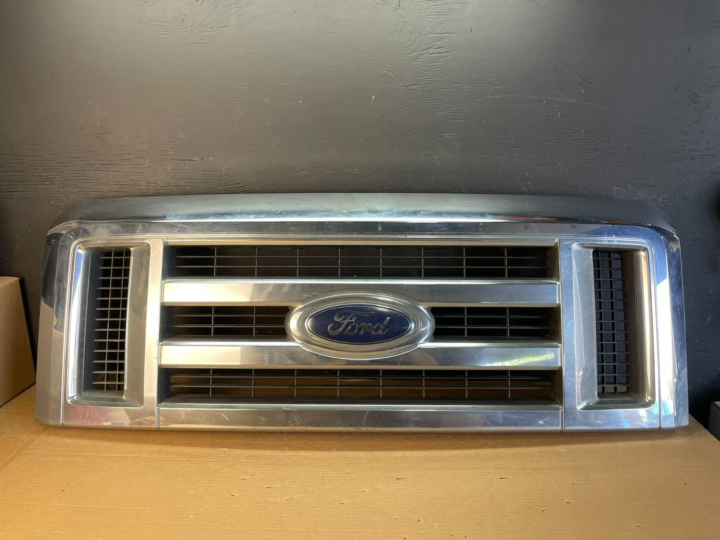 2008 to 2014 Ford Econoline E150 E250 Front Upper Chrome Grill Grille ae8656 DG0