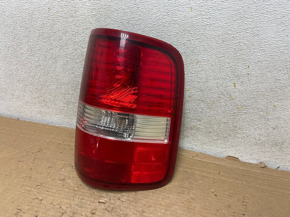 2004 to 2008 Ford F150 F-150 Right Passenger RH Side Tail Light AH9244 LK2