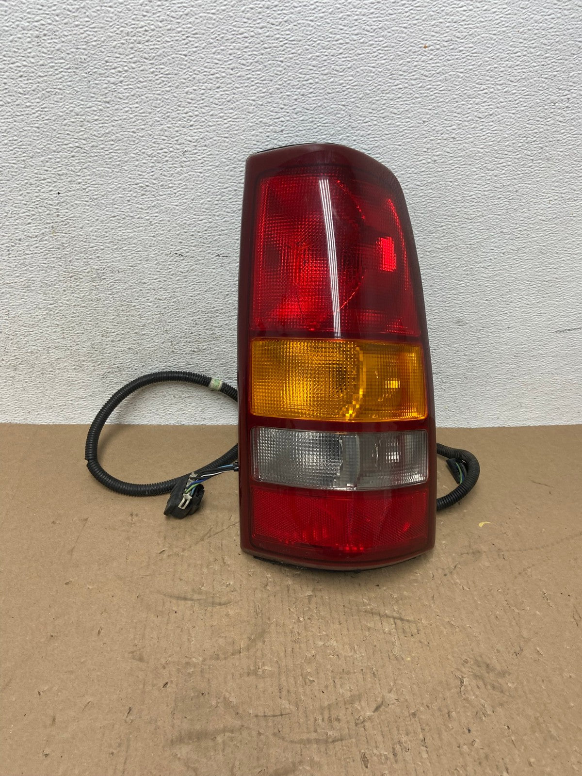 1999-2002 Chevrolet Silverado 1500 Right Passenger Side Tail Light AD7783 LK0