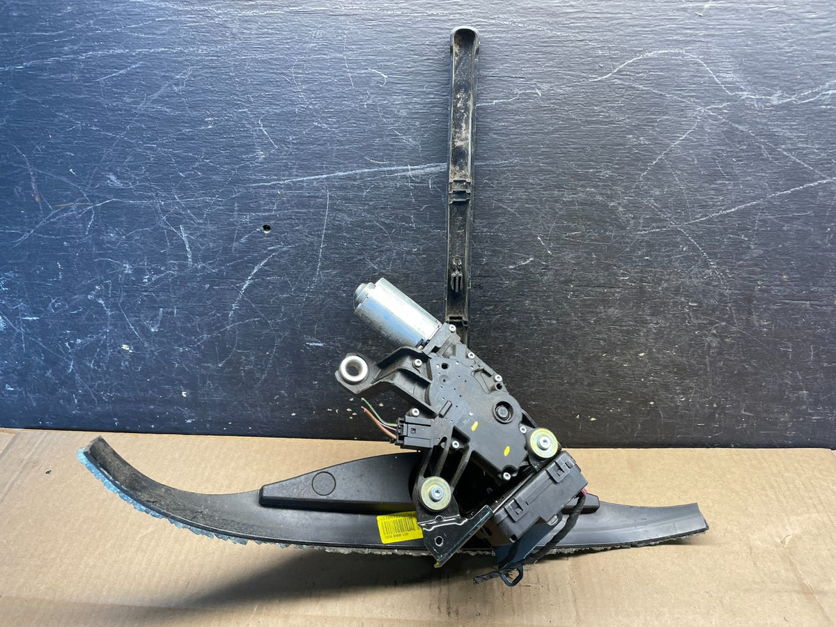 2006 BMW E61 535XI 530XI 528XI Wagon Rear Hatch Window Glass Wiper Motor U21010