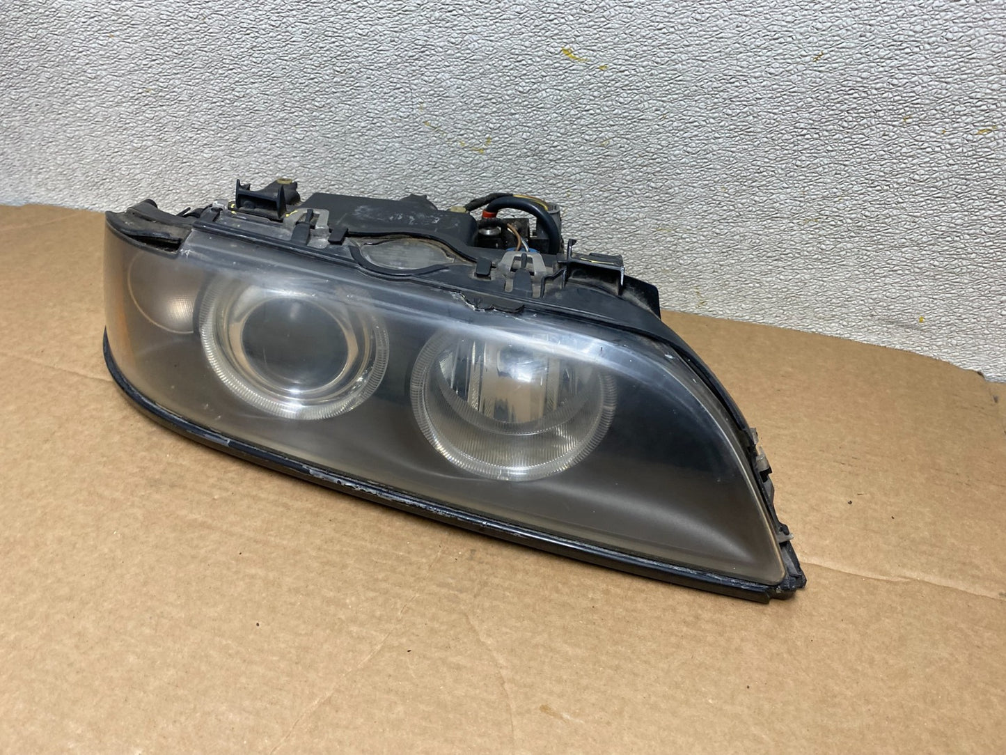 2001-2003 BMW E39 5 Series Headlight Right Passenger Side XENON Z1259 DW1