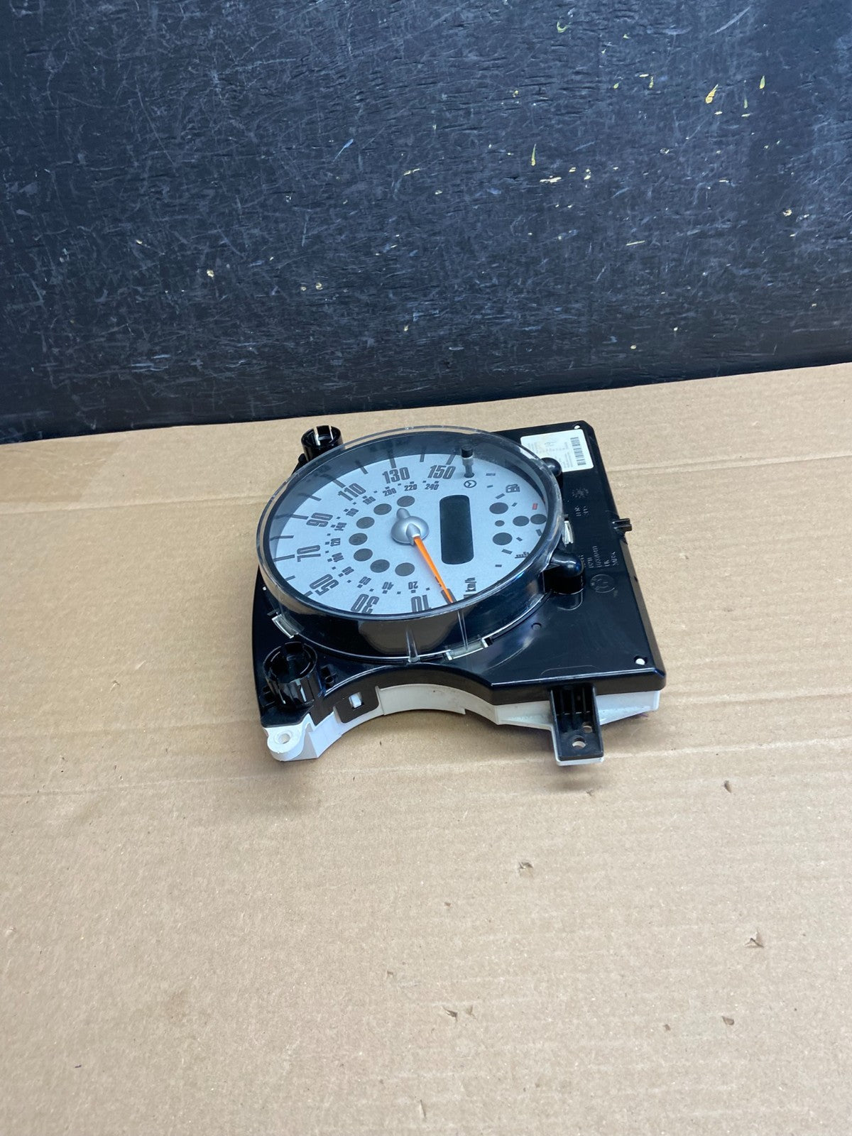 2007 - 2010 Mini Cooper Speedometer Cluster Gauge AG5020 DG1